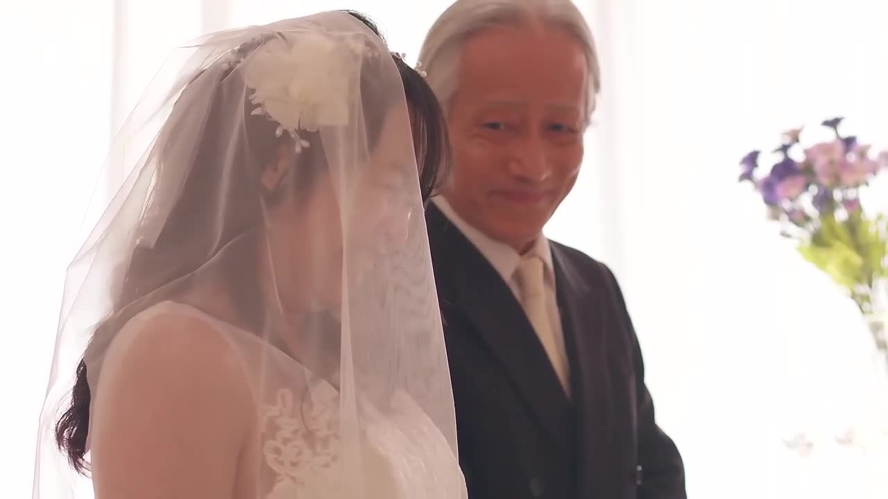 人生最幸福的時候，竟然遇到結婚逆NTR 背著新娘 偷偷誘惑新郎＋NTR的美女婚宴策劃人 明里紬 - AV大平台 - 中文字幕，成人影片，AV，國產，線上看